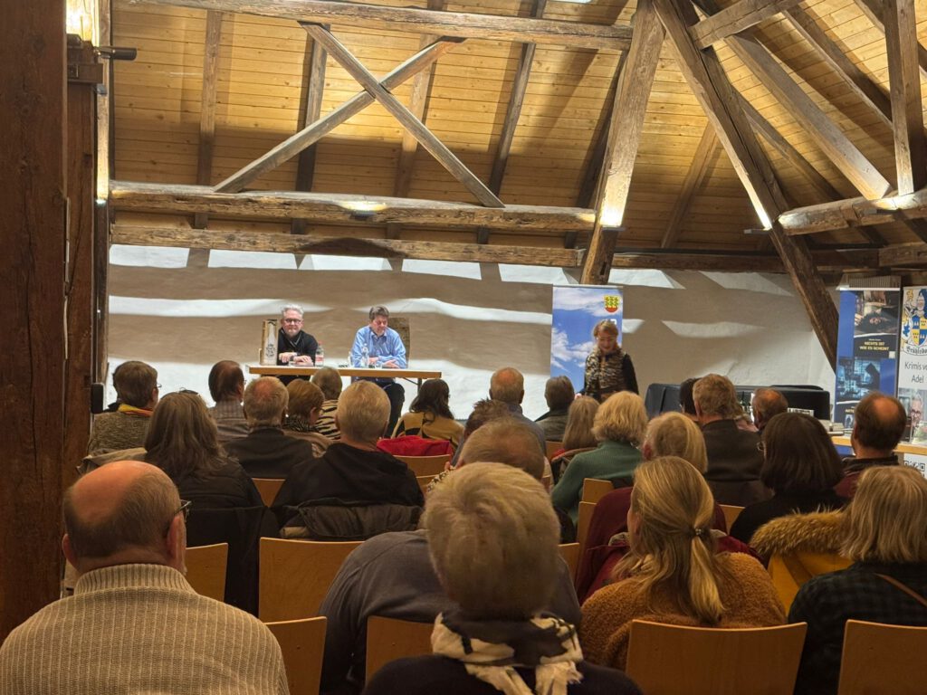 Vorstellungsrunde Walther Stonet und Werner Kehrer durch Moderatorin Barbara Kurz - (c) privat